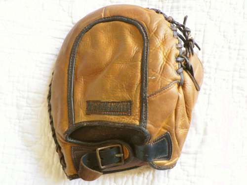 Lowe & Campbell Basemitt Back